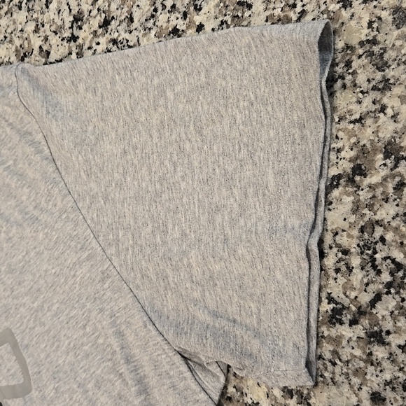 TRUE RELIGION " TRUE OVER HORSESHOE" GRAPHIC T. HEATHERED GREY. SIZE 2XL. - Picture 8 of 9